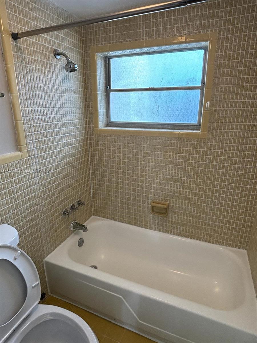 114 Mendoza Ave 32, Coral Gables, Florida 33134, 1 Bedroom Bedrooms, ,1 BathroomBathrooms,Residentiallease,For Rent,114 Mendoza Ave 32,A11546396