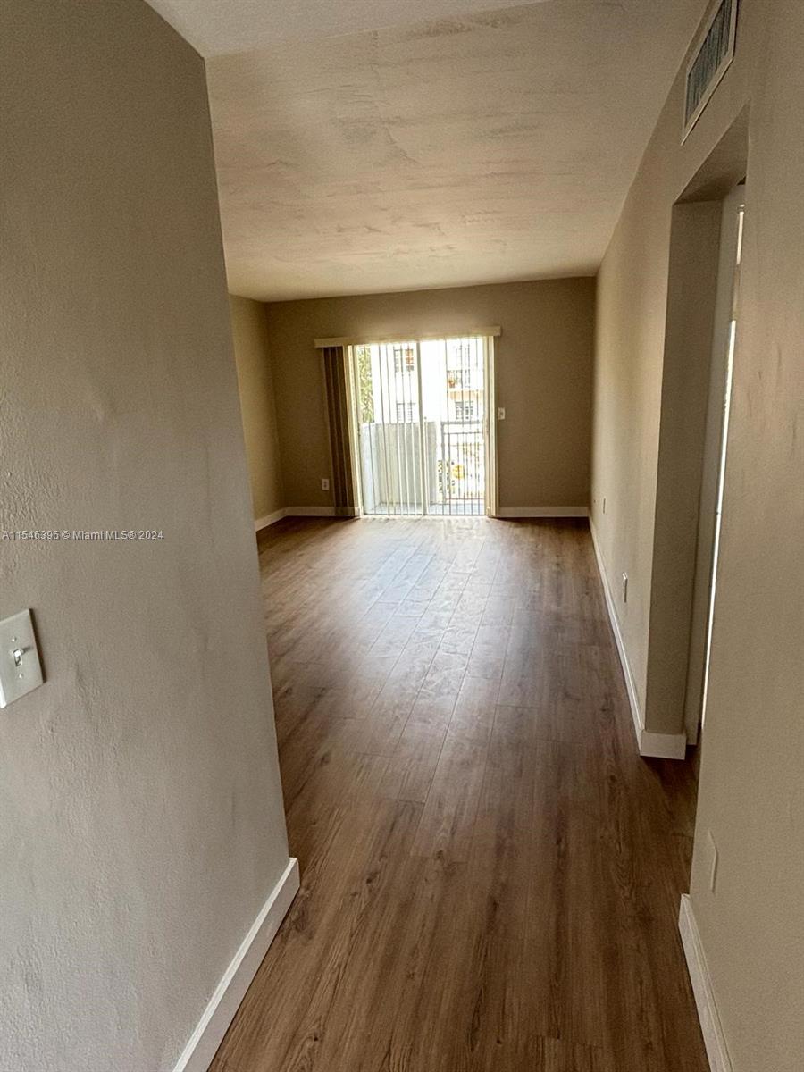 114 Mendoza Ave 32, Coral Gables, Florida 33134, 1 Bedroom Bedrooms, ,1 BathroomBathrooms,Residentiallease,For Rent,114 Mendoza Ave 32,A11546396