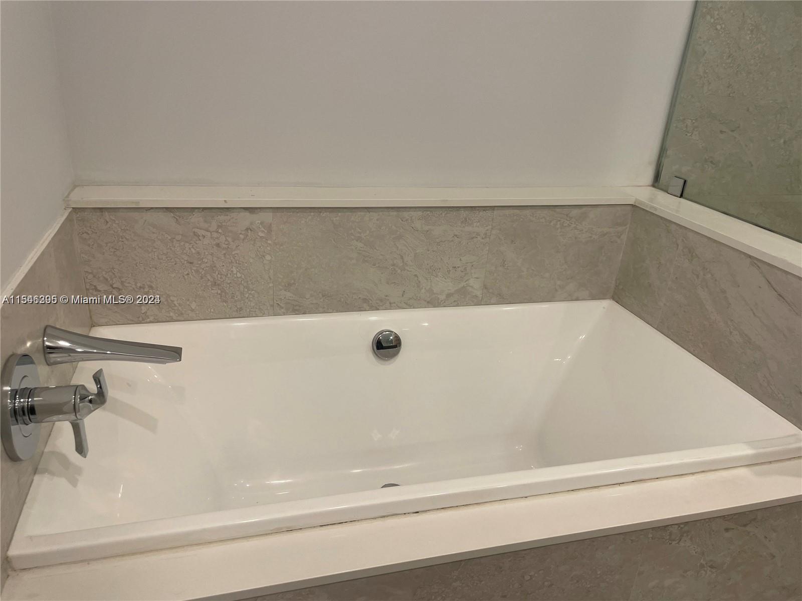 488 NE 18th St 1811, Miami, Florida 33132, 2 Bedrooms Bedrooms, ,3 BathroomsBathrooms,Residential,For Sale,488 NE 18th St 1811,A11546395