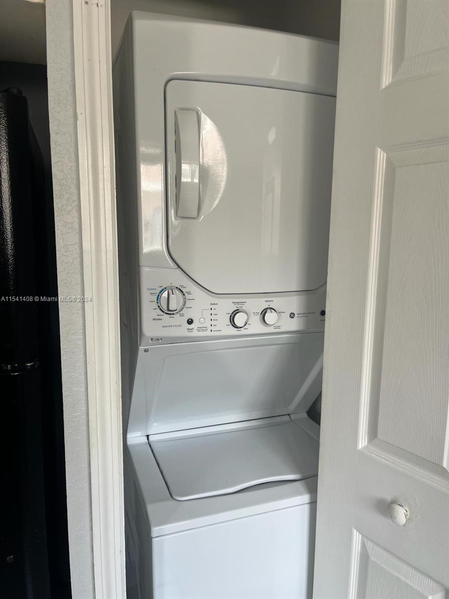 7211 NW 174th Ter 203, Hialeah, Florida 33015, 2 Bedrooms Bedrooms, ,2 BathroomsBathrooms,Residentiallease,For Rent,7211 NW 174th Ter 203,A11541408