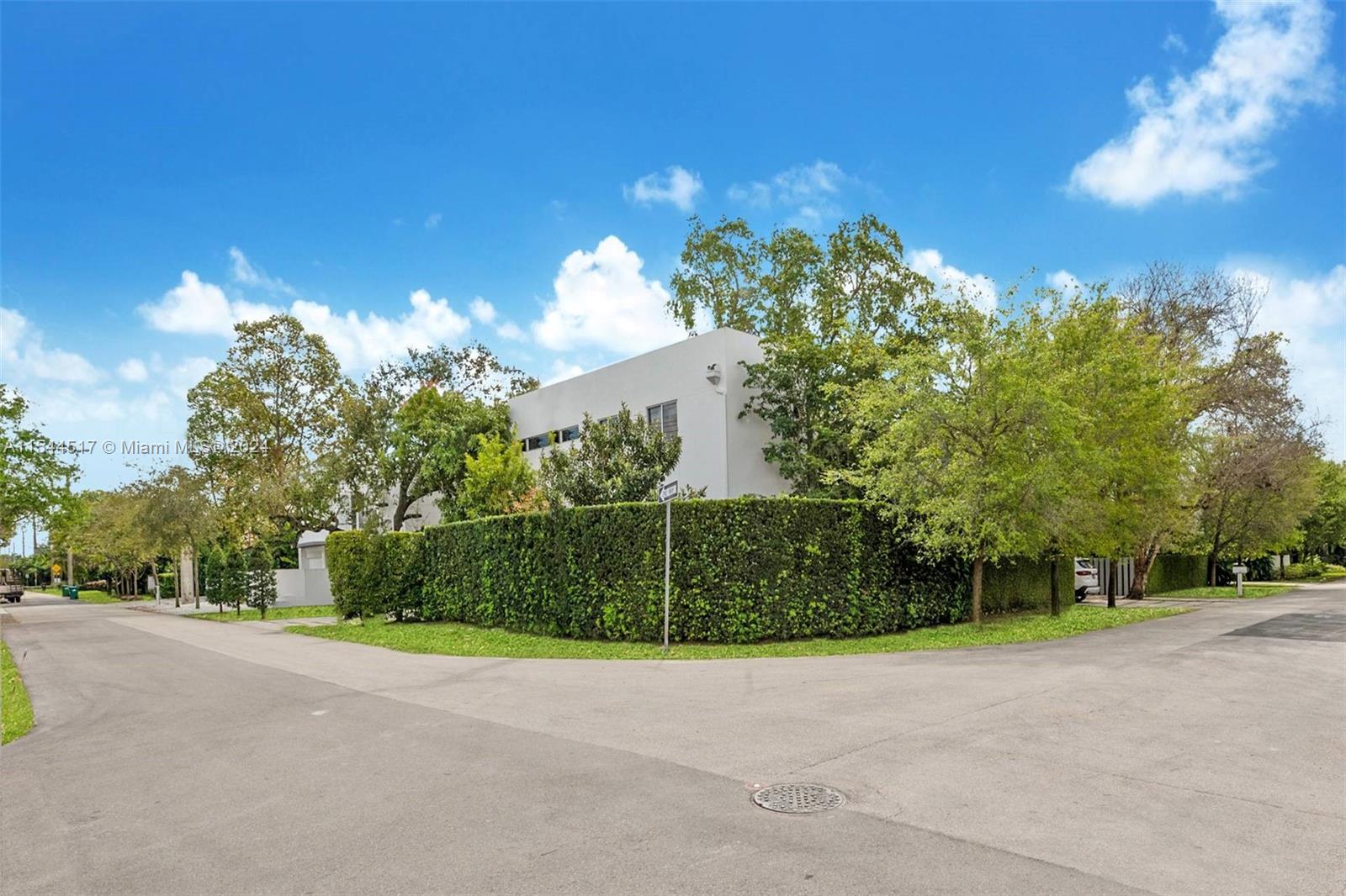 6490 84 Street, Miami, FL, 33143 United States, 4 Bedrooms Bedrooms, ,4 BathroomsBathrooms,Residential,For Sale,84 Street,A11544517