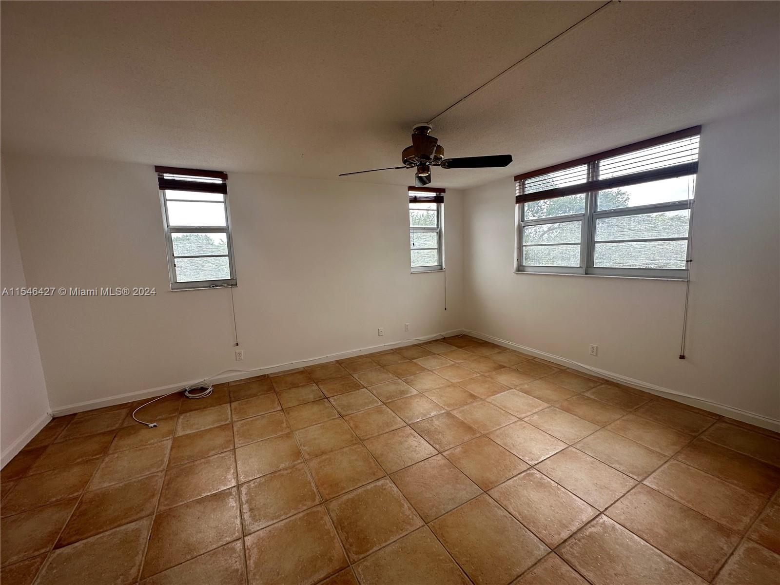 1811 Jefferson St 410, Hollywood, Florida 33020, 2 Bedrooms Bedrooms, ,2 BathroomsBathrooms,Residential,For Sale,1811 Jefferson St 410,A11546427