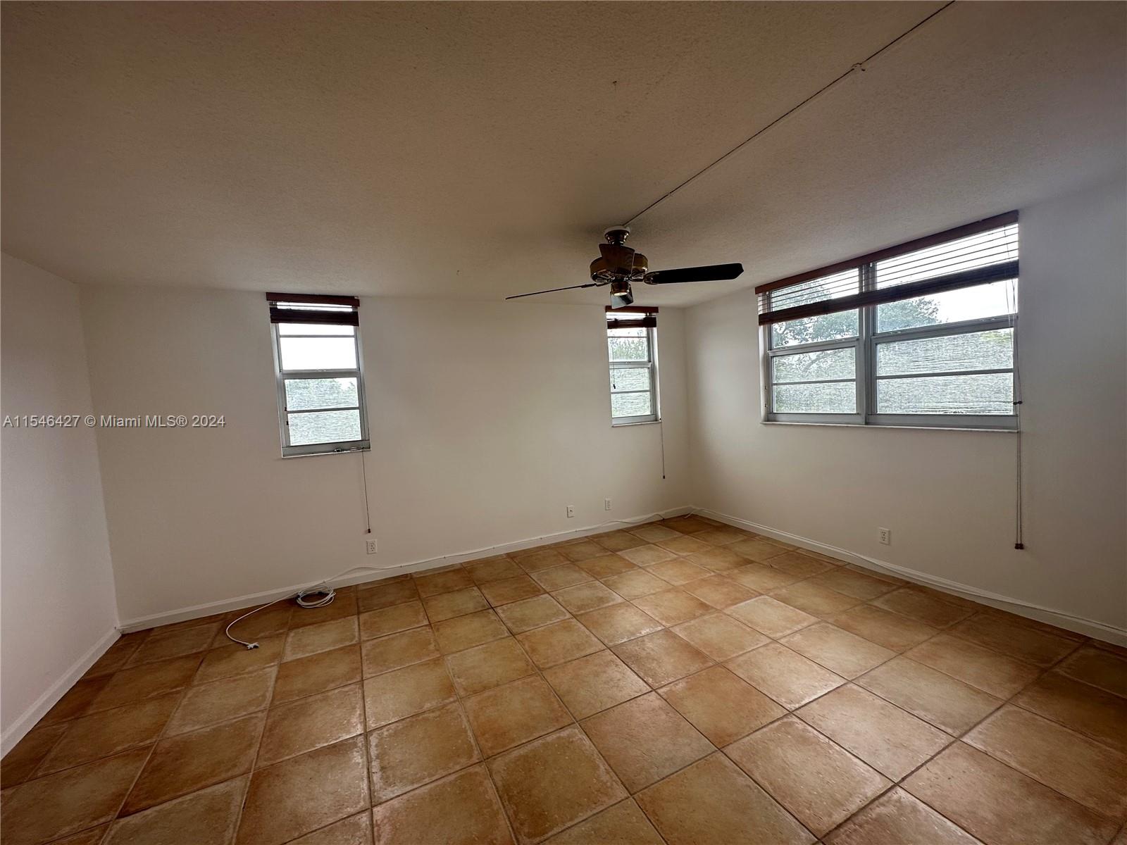1811 Jefferson St 410, Hollywood, Florida 33020, 2 Bedrooms Bedrooms, ,2 BathroomsBathrooms,Residential,For Sale,1811 Jefferson St 410,A11546427