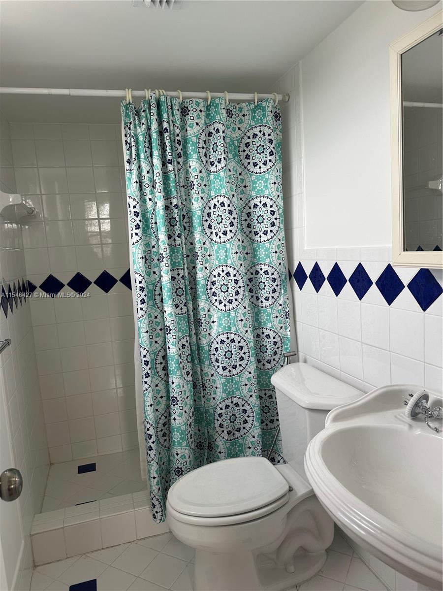 1811 Jefferson St 410, Hollywood, Florida 33020, 2 Bedrooms Bedrooms, ,2 BathroomsBathrooms,Residential,For Sale,1811 Jefferson St 410,A11546427