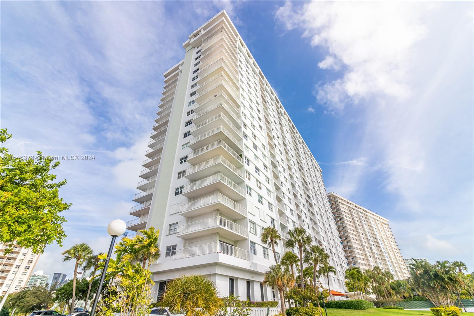 500 Bayview Dr, Sunny Isles Beach, FL, 33160 United States, 2 Bedrooms Bedrooms, ,2 BathroomsBathrooms,Residential,For Sale,Bayview Dr,A11546378