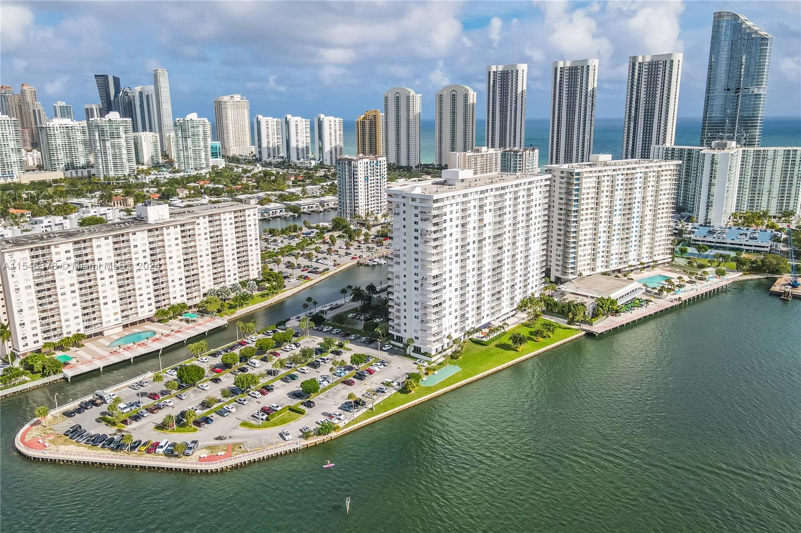 500 Bayview Dr, Sunny Isles Beach, FL, 33160 United States, 2 Bedrooms Bedrooms, ,2 BathroomsBathrooms,Residential,For Sale,Bayview Dr,A11546378