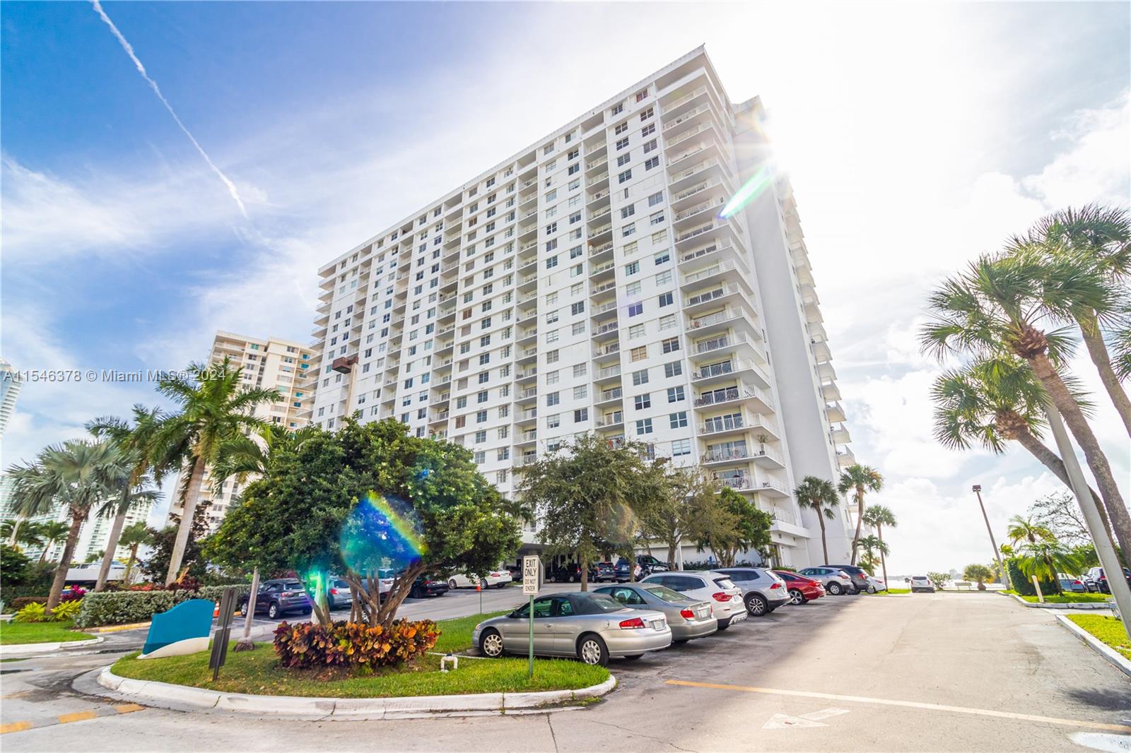 500 Bayview Dr, Sunny Isles Beach, FL, 33160 United States, 2 Bedrooms Bedrooms, ,2 BathroomsBathrooms,Residential,For Sale,Bayview Dr,A11546378