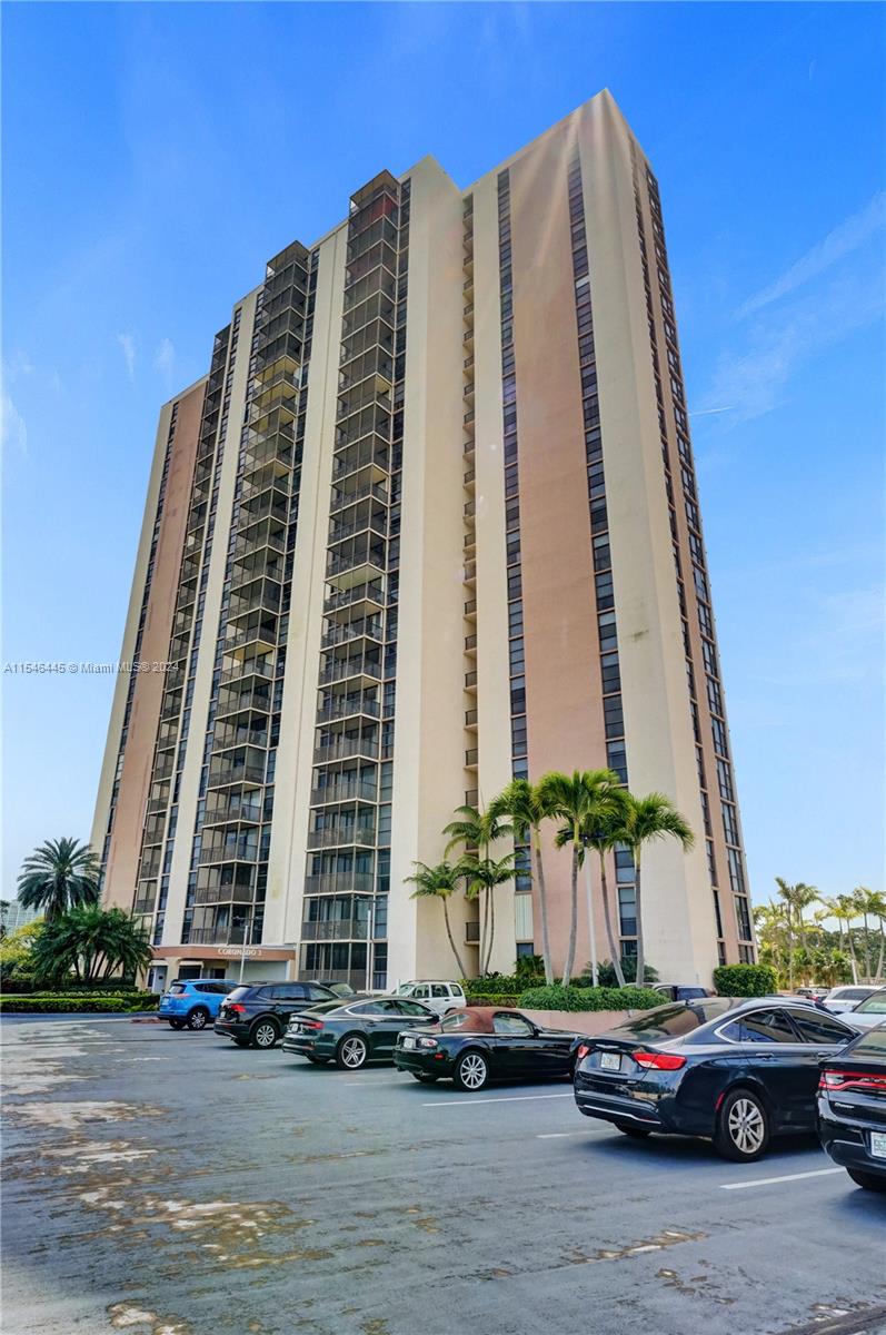 20379 Country Club Dr, Aventura, FL, 33180 United States, 1 Bedroom Bedrooms, ,1 BathroomBathrooms,Residential,For Sale,Country Club Dr,A11546445