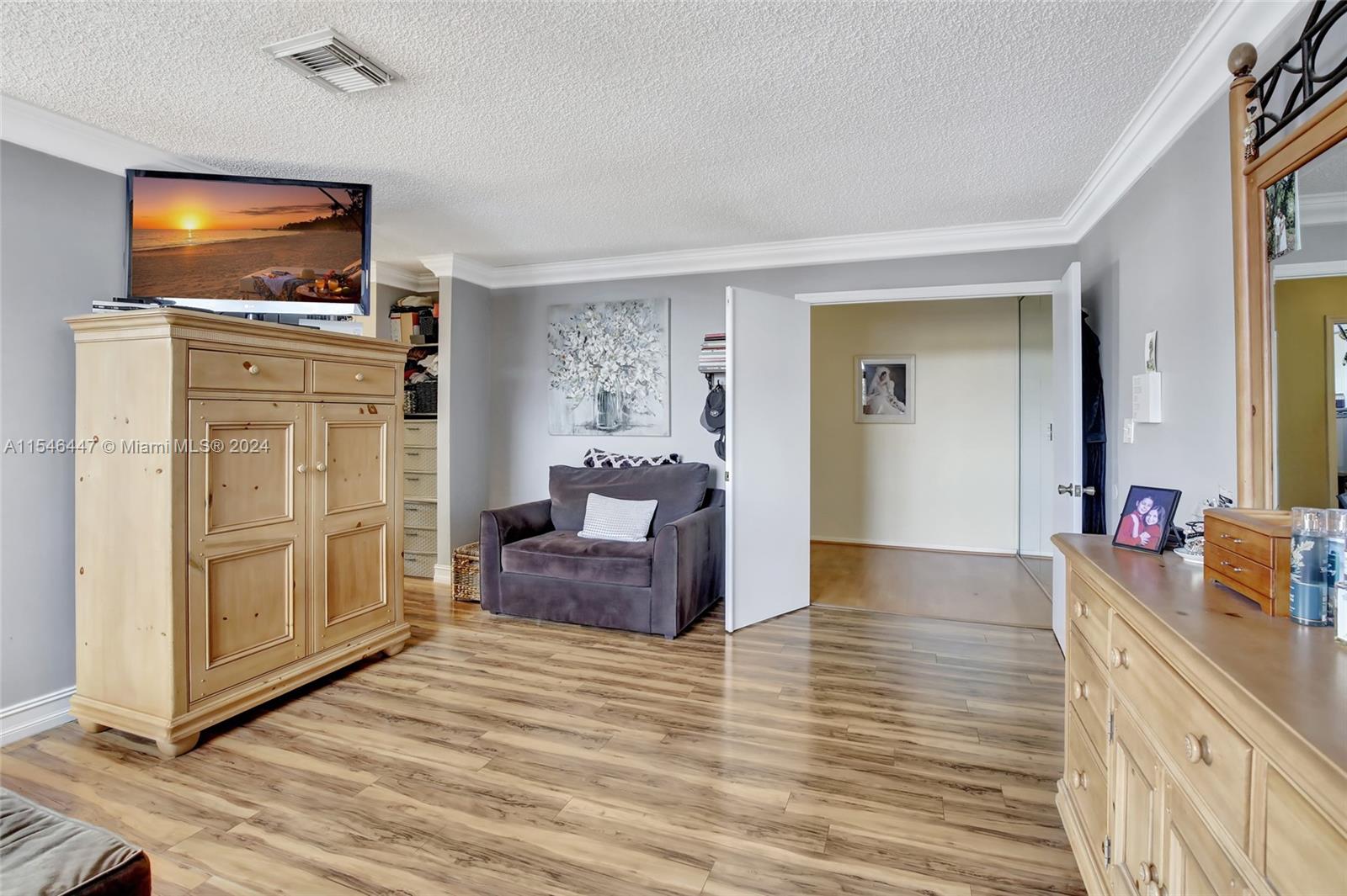 20040 NW 86th Ct, Hialeah, Florida 33015, 4 Bedrooms Bedrooms, ,2 BathroomsBathrooms,Residential,For Sale,20040 NW 86th Ct,A11546447