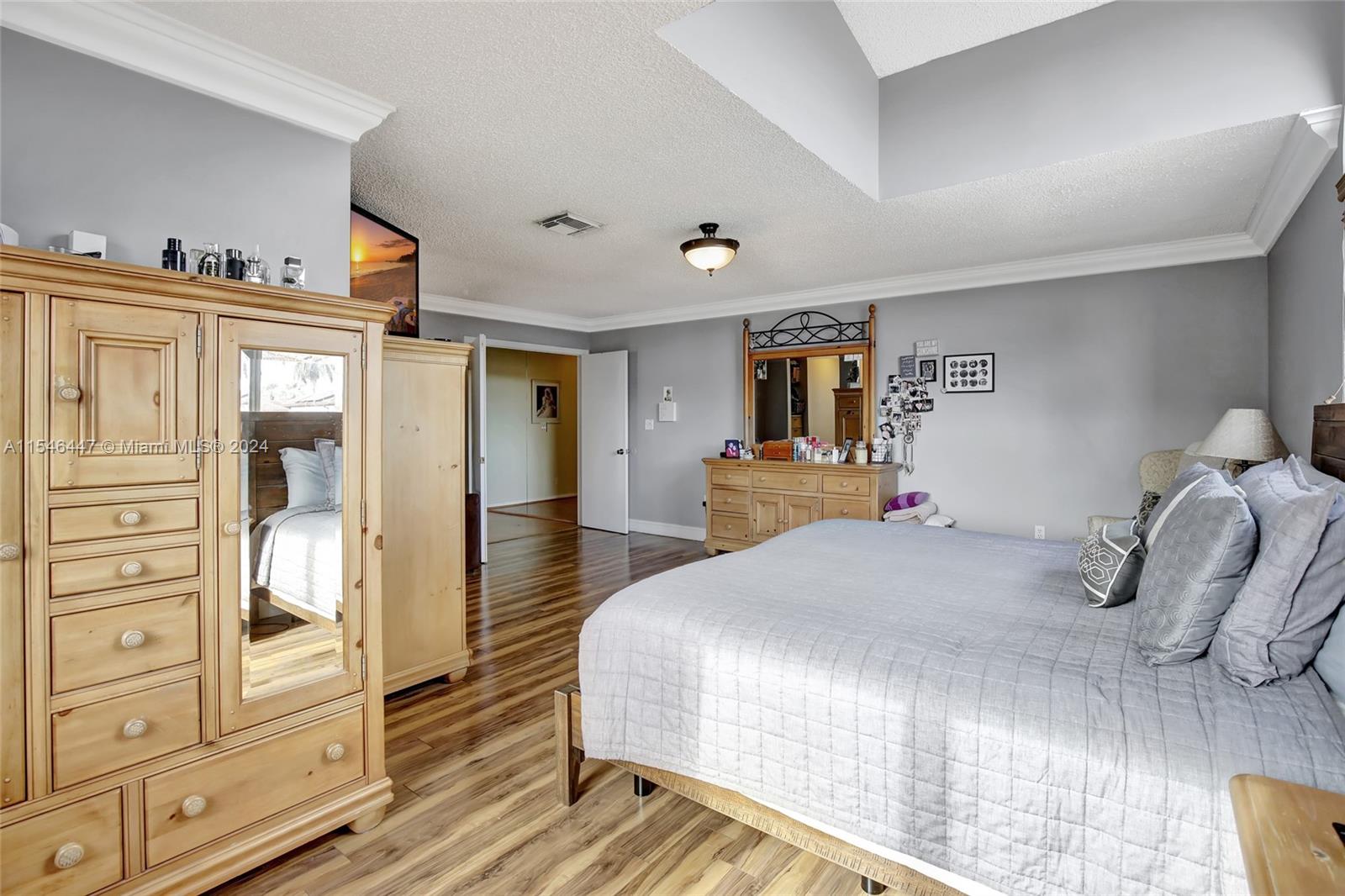 20040 NW 86th Ct, Hialeah, Florida 33015, 4 Bedrooms Bedrooms, ,2 BathroomsBathrooms,Residential,For Sale,20040 NW 86th Ct,A11546447