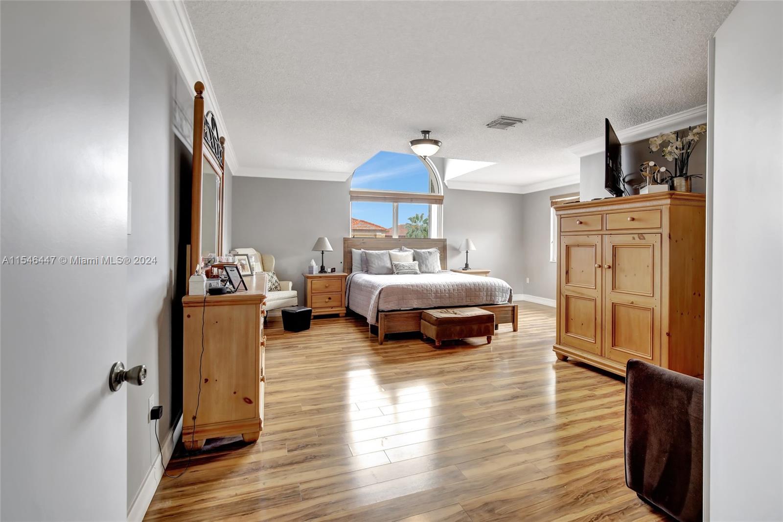 20040 NW 86th Ct, Hialeah, Florida 33015, 4 Bedrooms Bedrooms, ,2 BathroomsBathrooms,Residential,For Sale,20040 NW 86th Ct,A11546447