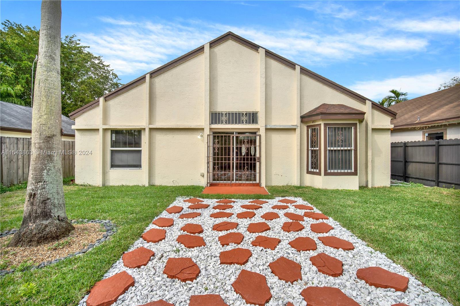 759 SW 7th Ter, Florida City, Florida 33034, 4 Bedrooms Bedrooms, ,2 BathroomsBathrooms,Residential,For Sale,759 SW 7th Ter,A11543863