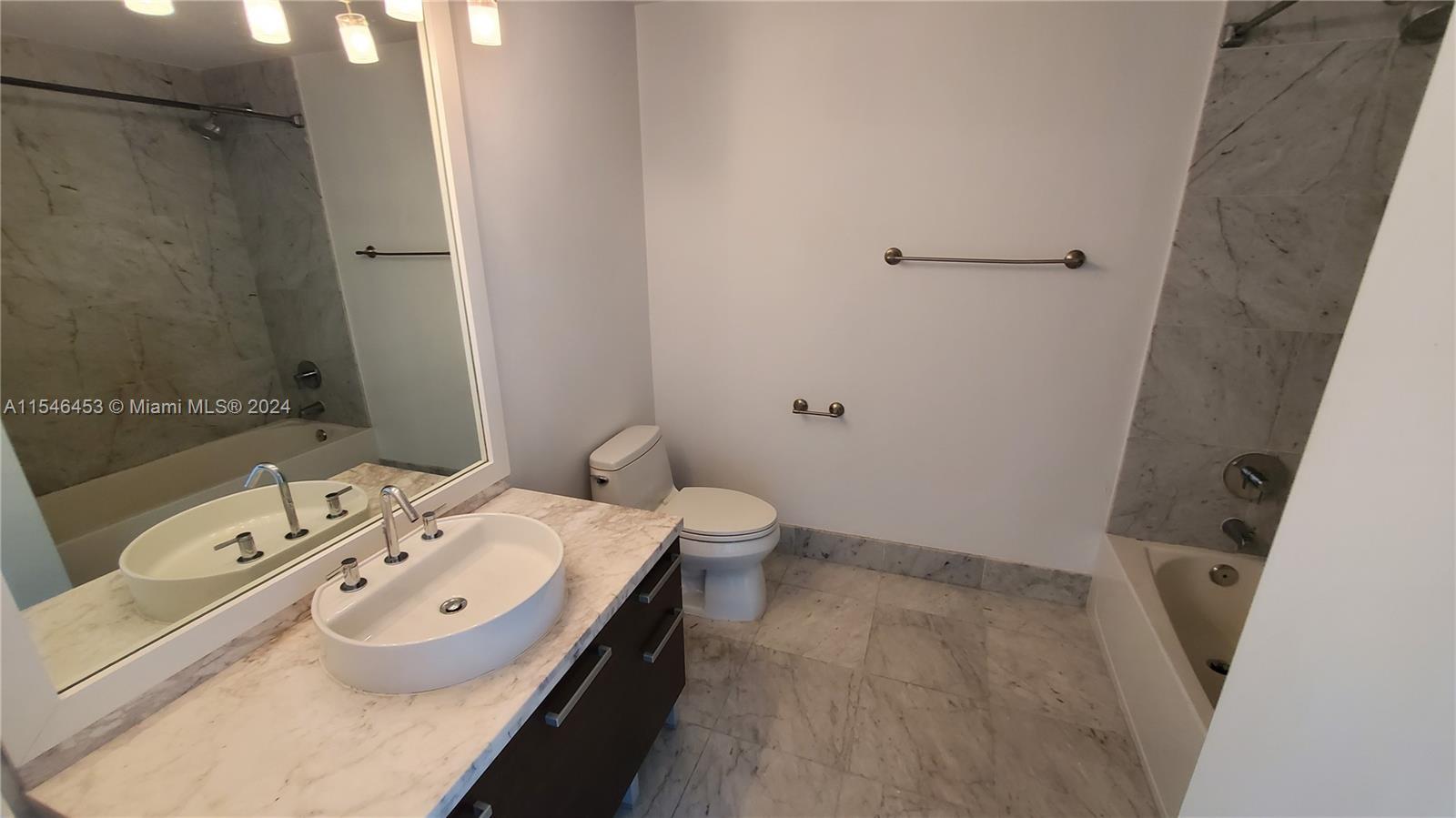 253 NE 2nd St 3707, Miami, Florida 33132, ,1 BathroomBathrooms,Residentiallease,For Rent,253 NE 2nd St 3707,A11546453