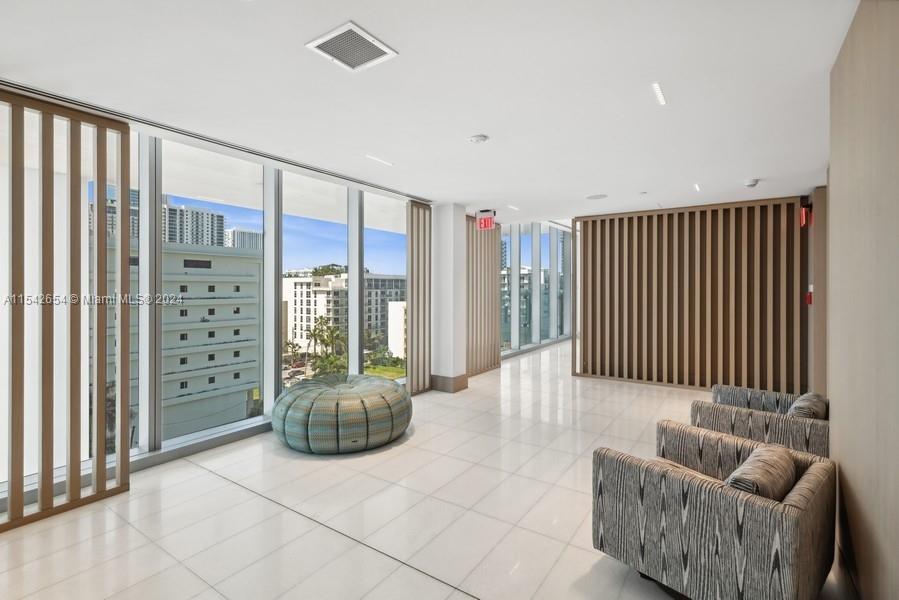 700 NE 26 Ter 2204, Miami, Florida 33137, 1 Bedroom Bedrooms, ,1 BathroomBathrooms,Residential,For Sale,700 NE 26 Ter 2204,A11542654