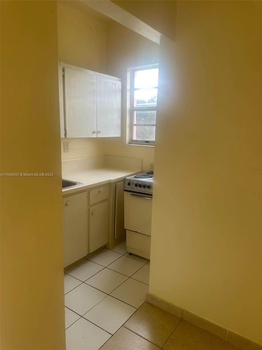 2961 SW 5th St 23, Miami, Florida 33135, 1 Bedroom Bedrooms, ,1 BathroomBathrooms,Residentiallease,For Rent,2961 SW 5th St 23,A11546457