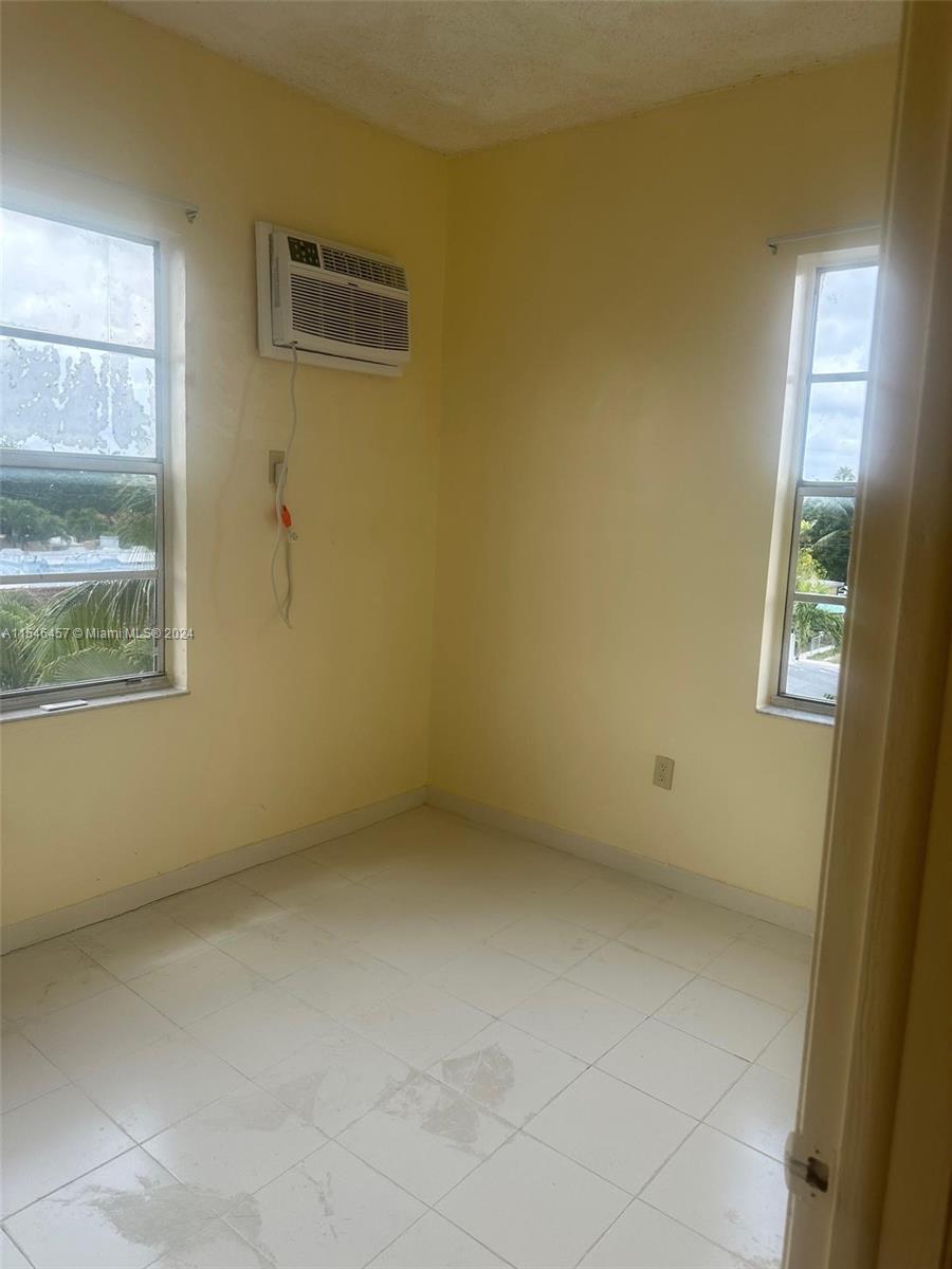 2961 SW 5th St 23, Miami, Florida 33135, 1 Bedroom Bedrooms, ,1 BathroomBathrooms,Residentiallease,For Rent,2961 SW 5th St 23,A11546457