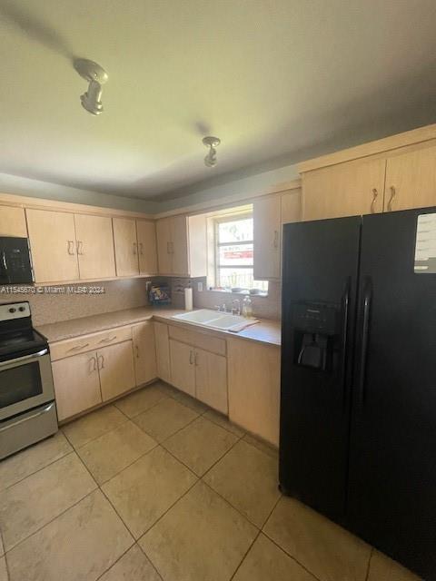 3253 Pierce St, Hollywood, Florida 33021, 3 Bedrooms Bedrooms, ,2 BathroomsBathrooms,Residential,For Sale,3253 Pierce St,A11545670