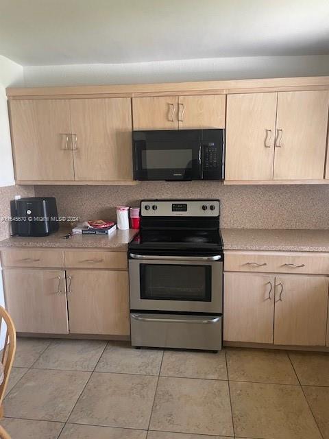 3253 Pierce St, Hollywood, Florida 33021, 3 Bedrooms Bedrooms, ,2 BathroomsBathrooms,Residential,For Sale,3253 Pierce St,A11545670