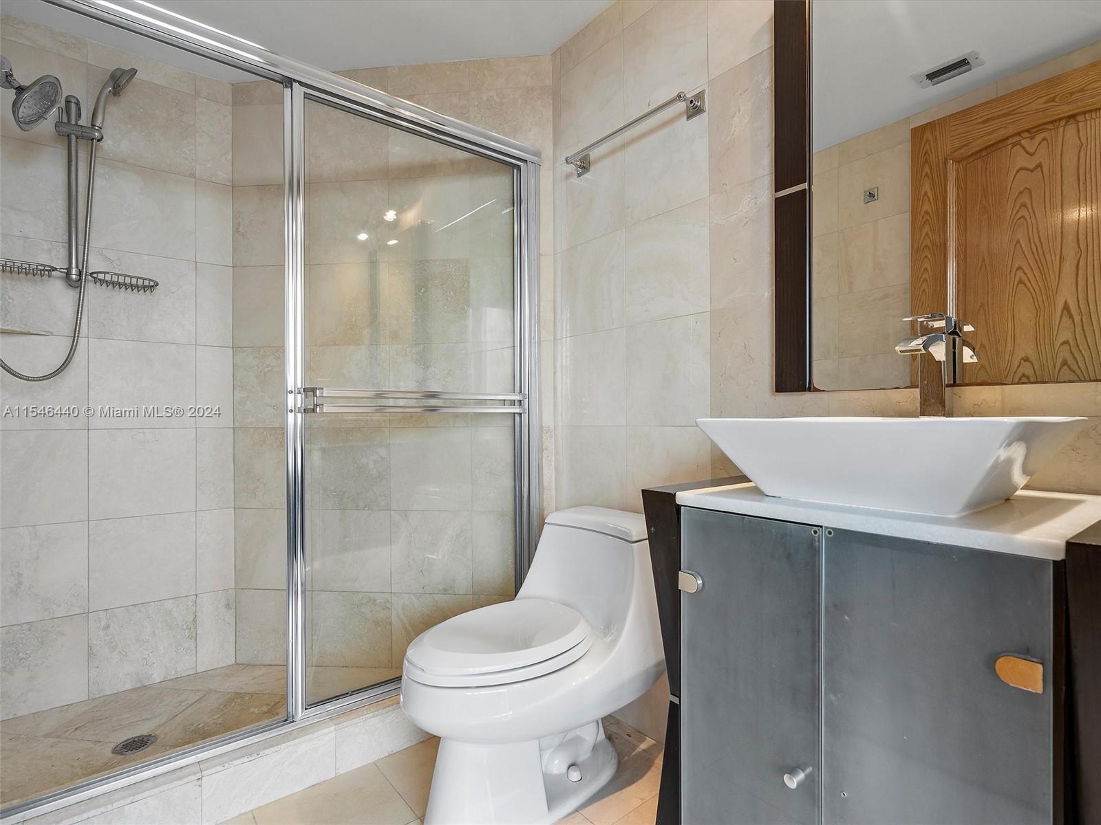 17555 Collins Ave, Sunny Isles Beach, FL, 33160 United States, 3 Bedrooms Bedrooms, ,3 BathroomsBathrooms,Residential,For Sale,Collins Ave,A11546440