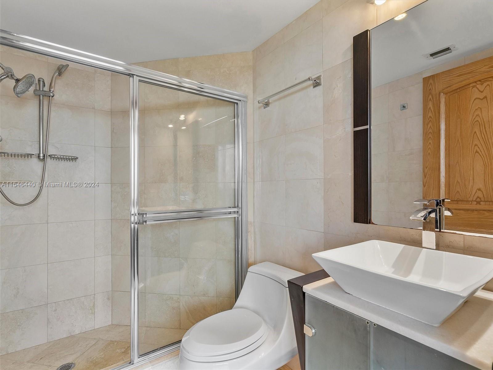 17555 Collins Ave, Sunny Isles Beach, FL, 33160 United States, 3 Bedrooms Bedrooms, ,3 BathroomsBathrooms,Residential,For Sale,Collins Ave,A11546440