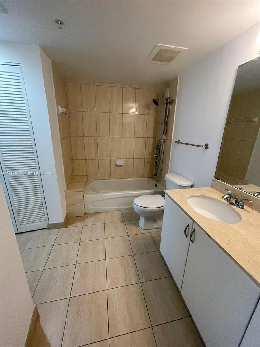 1750 N Bayshore Dr 2305, Miami, Florida 33132, 1 Bedroom Bedrooms, ,1 BathroomBathrooms,Residential,For Sale,1750 N Bayshore Dr 2305,A11546481