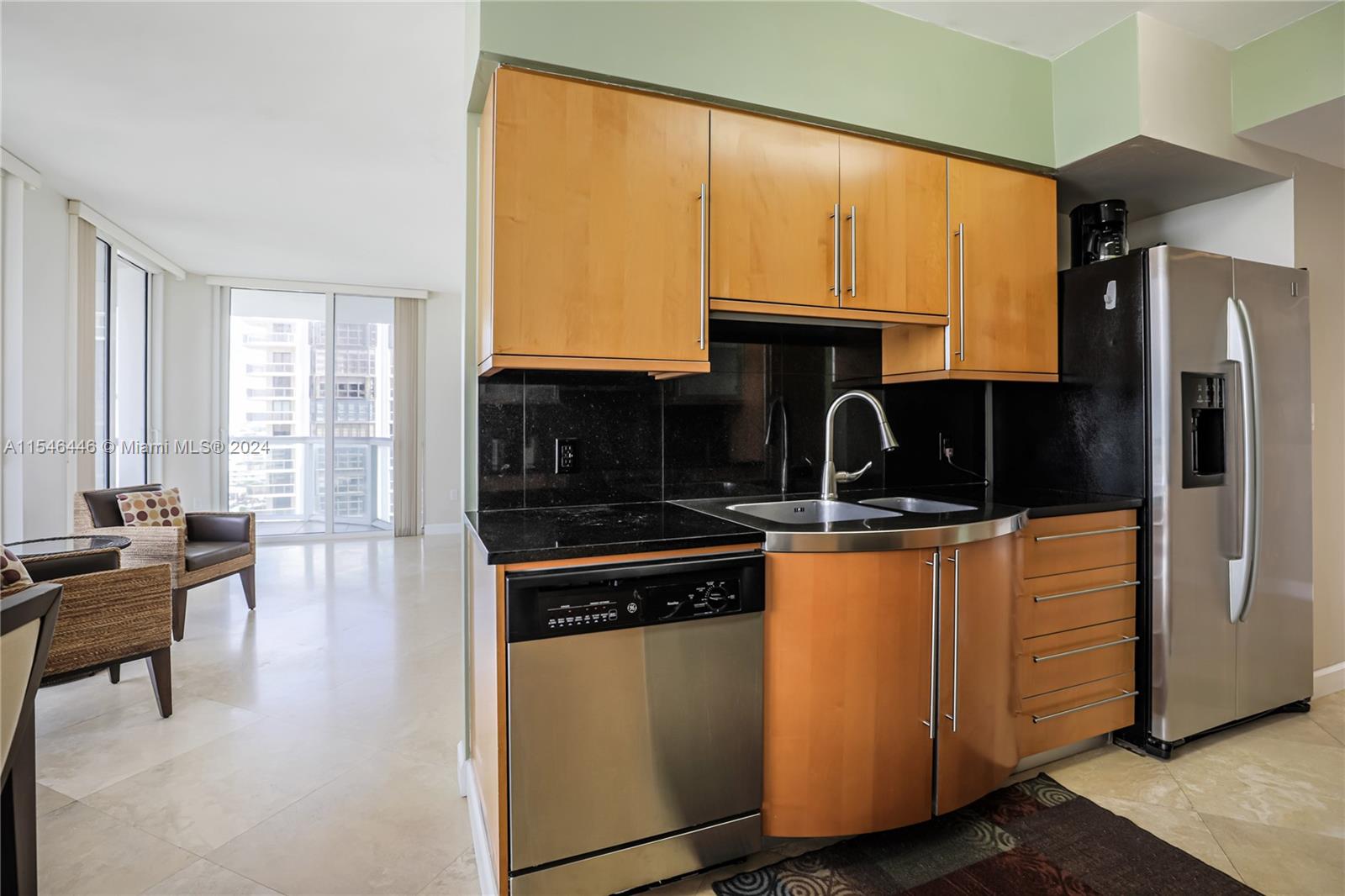 6365 Collins Ave 1408, Miami Beach, Florida 33141, 2 Bedrooms Bedrooms, ,2 BathroomsBathrooms,Residentiallease,For Rent,6365 Collins Ave 1408,A11546446
