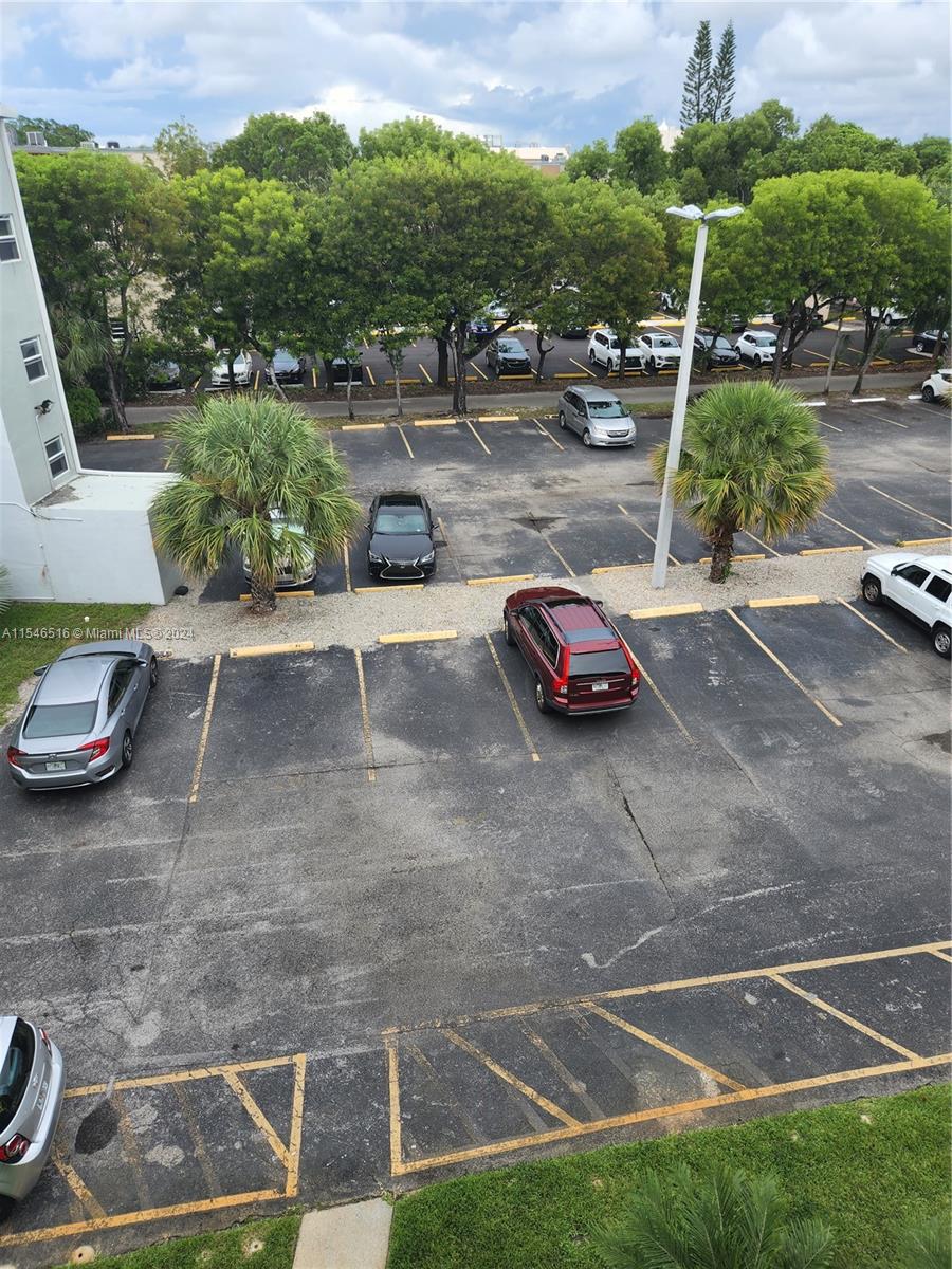 1351 NE 191st St E415, Miami, Florida 33179, 1 Bedroom Bedrooms, ,1 BathroomBathrooms,Residentiallease,For Rent,1351 NE 191st St E415,A11546516