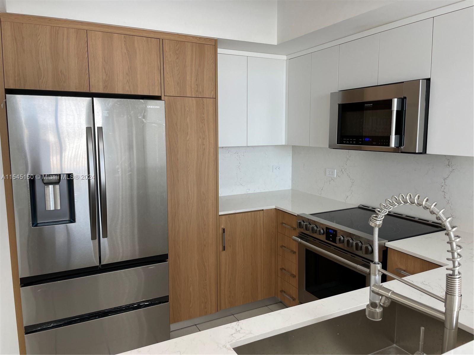 140 S Dixie Hwy 807, Hollywood, Florida 33020, 2 Bedrooms Bedrooms, ,2 BathroomsBathrooms,Residentiallease,For Rent,140 S Dixie Hwy 807,A11545150