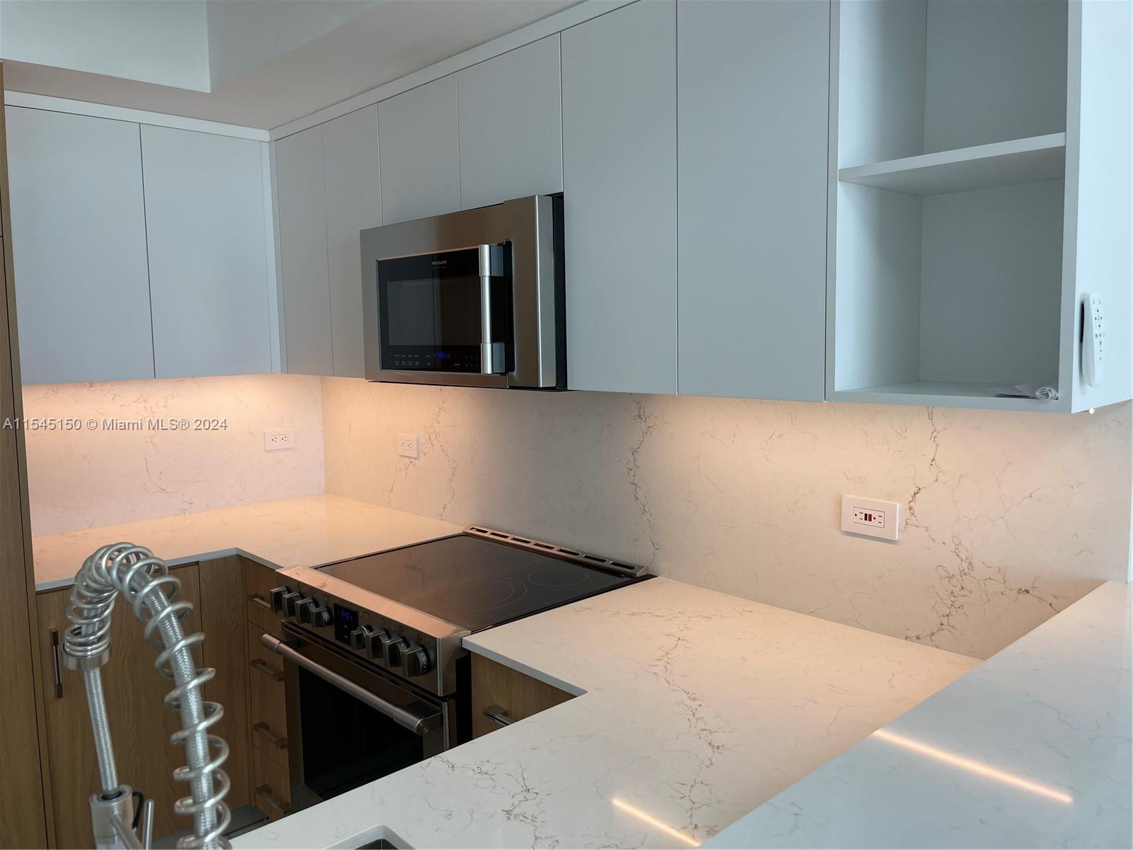 Kitchen with under Cabinet Lighting