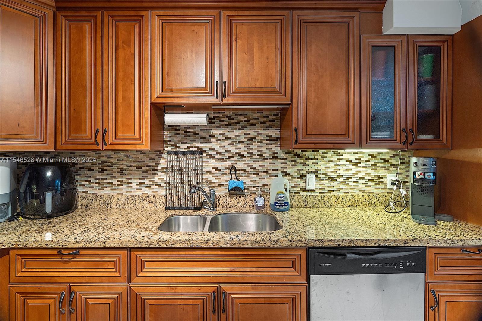 1880 S Ocean Dr 805, Hallandale Beach, Florida 33009, 1 Bedroom Bedrooms, ,1 BathroomBathrooms,Residential,For Sale,1880 S Ocean Dr 805,A11546528