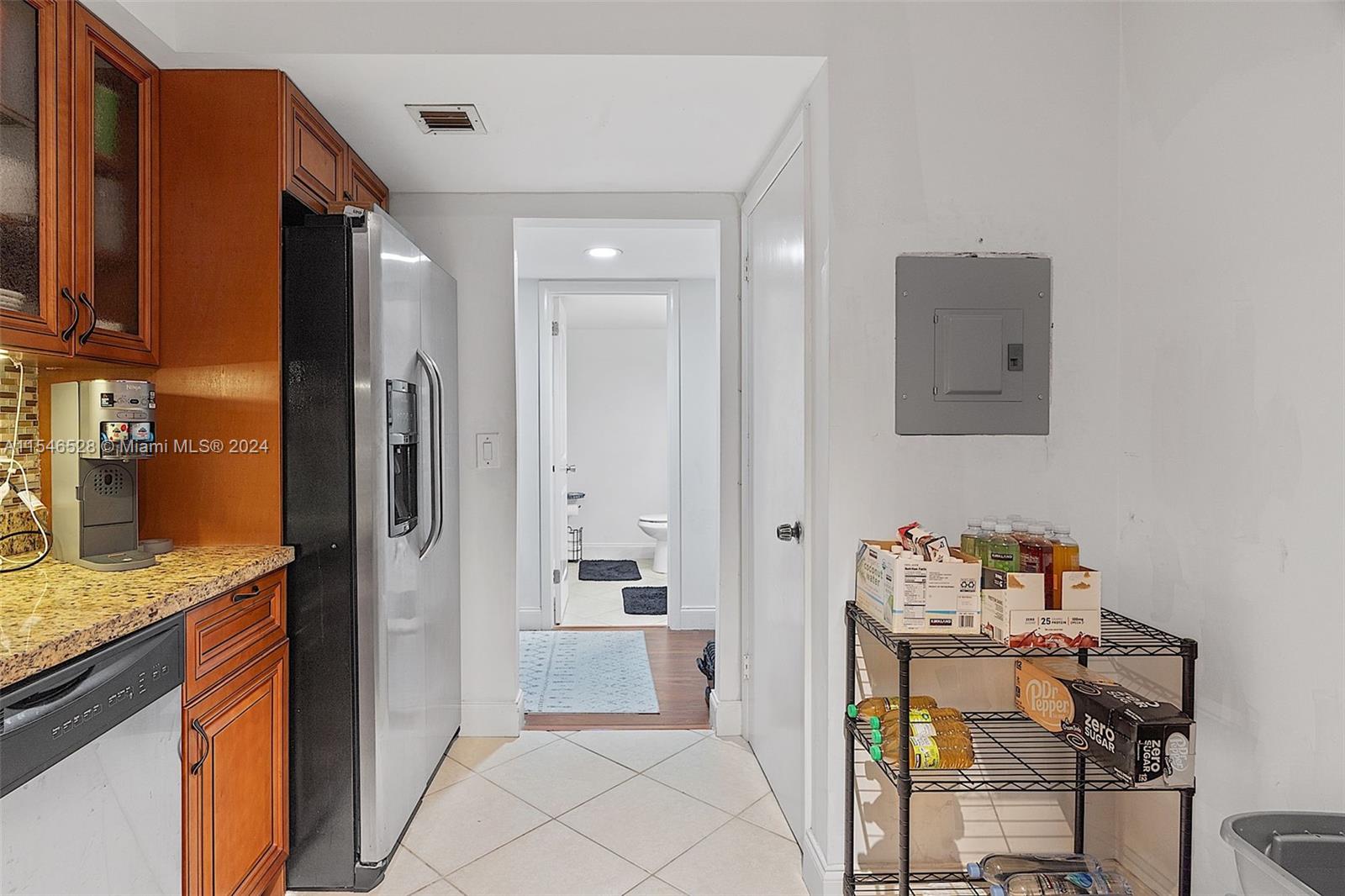 1880 S Ocean Dr 805, Hallandale Beach, Florida 33009, 1 Bedroom Bedrooms, ,1 BathroomBathrooms,Residential,For Sale,1880 S Ocean Dr 805,A11546528
