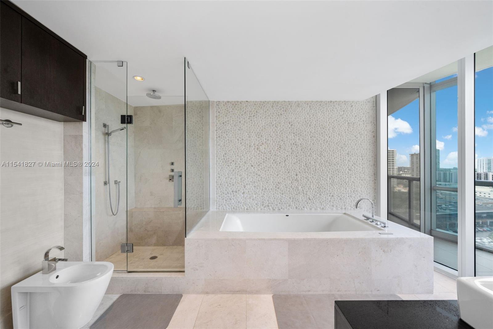 17121 Collins Ave, Sunny Isles Beach, FL, 33160 United States, 3 Bedrooms Bedrooms, ,3 BathroomsBathrooms,Residential,For Sale,Collins Ave,A11541827