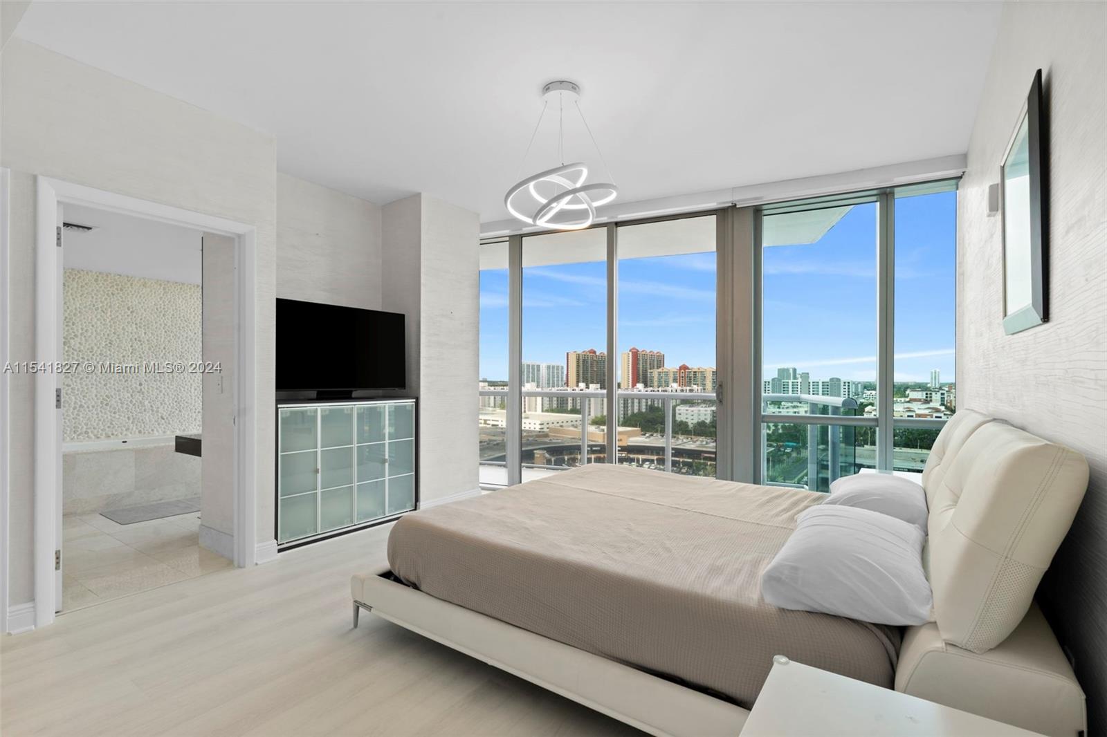 17121 Collins Ave, Sunny Isles Beach, FL, 33160 United States, 3 Bedrooms Bedrooms, ,3 BathroomsBathrooms,Residential,For Sale,Collins Ave,A11541827