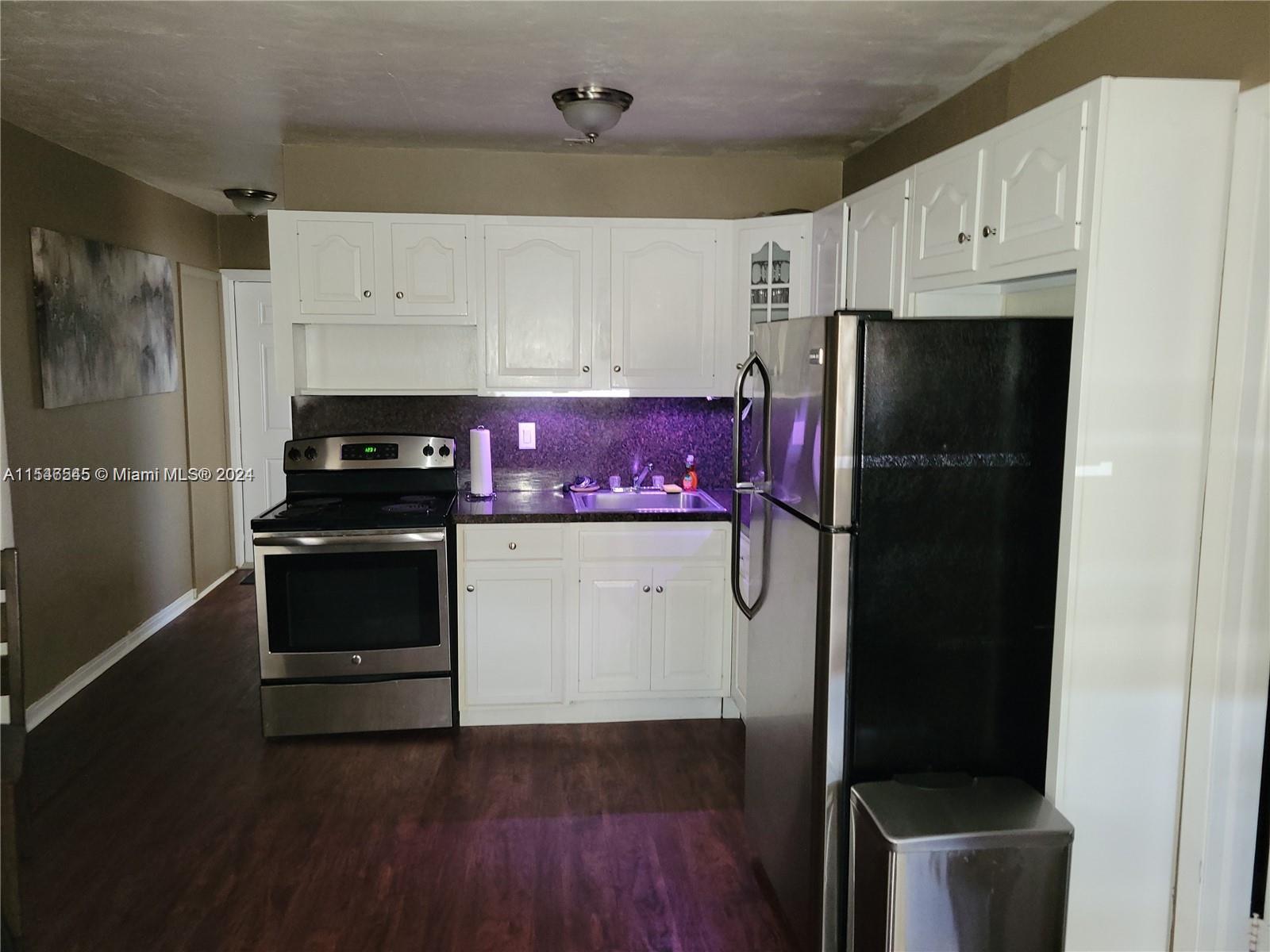 1701 Shenandoah St 2, Hollywood, Florida 33020, 1 Bedroom Bedrooms, ,1 BathroomBathrooms,Residentiallease,For Rent,1701 Shenandoah St 2,A11546545