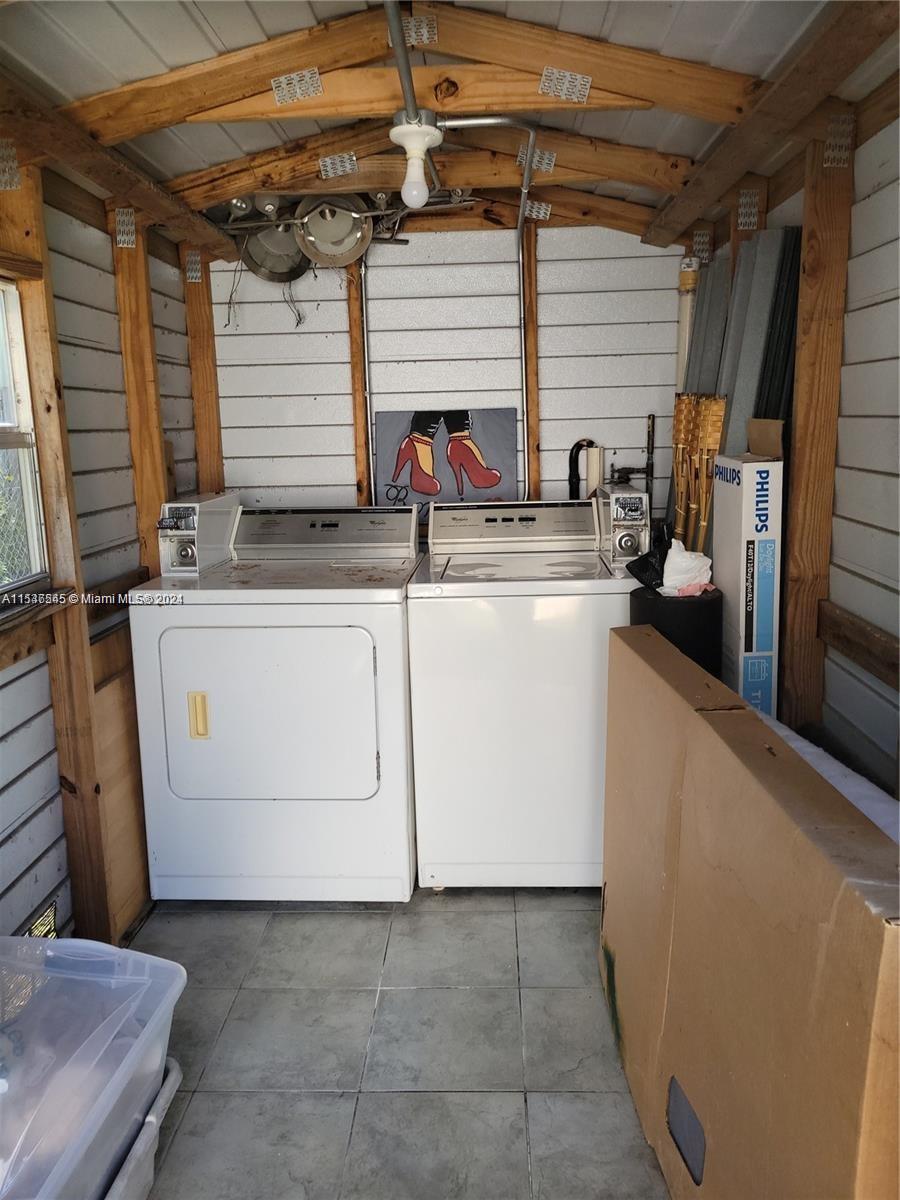 1701 Shenandoah St 2, Hollywood, Florida 33020, 1 Bedroom Bedrooms, ,1 BathroomBathrooms,Residentiallease,For Rent,1701 Shenandoah St 2,A11546545