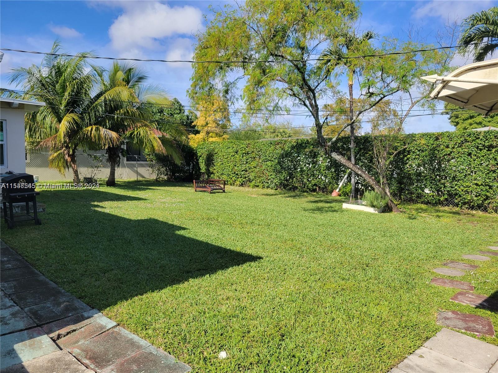 1701 Shenandoah St 2, Hollywood, Florida 33020, 1 Bedroom Bedrooms, ,1 BathroomBathrooms,Residentiallease,For Rent,1701 Shenandoah St 2,A11546545