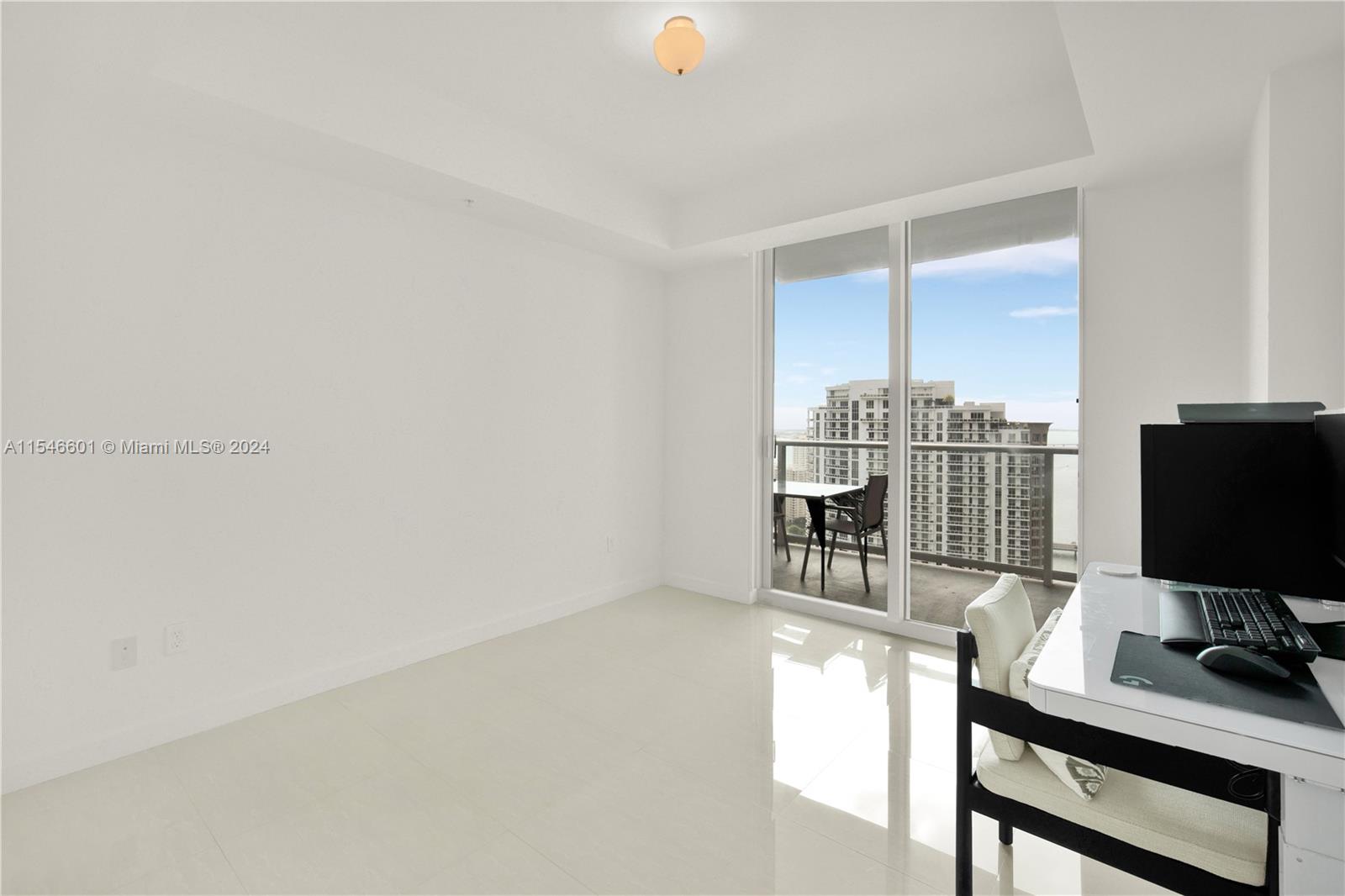 300 S Biscayne Blvd T-3406, Miami, Florida 33131, 2 Bedrooms Bedrooms, ,2 BathroomsBathrooms,Residentiallease,For Rent,300 S Biscayne Blvd T-3406,A11546601
