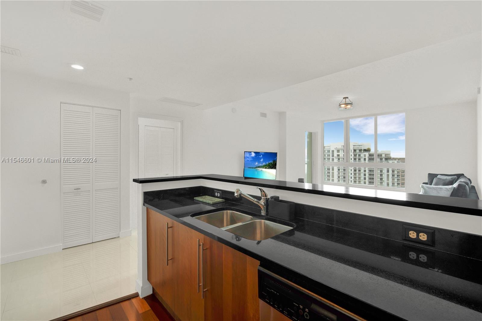 300 S Biscayne Blvd T-3406, Miami, Florida 33131, 2 Bedrooms Bedrooms, ,2 BathroomsBathrooms,Residentiallease,For Rent,300 S Biscayne Blvd T-3406,A11546601