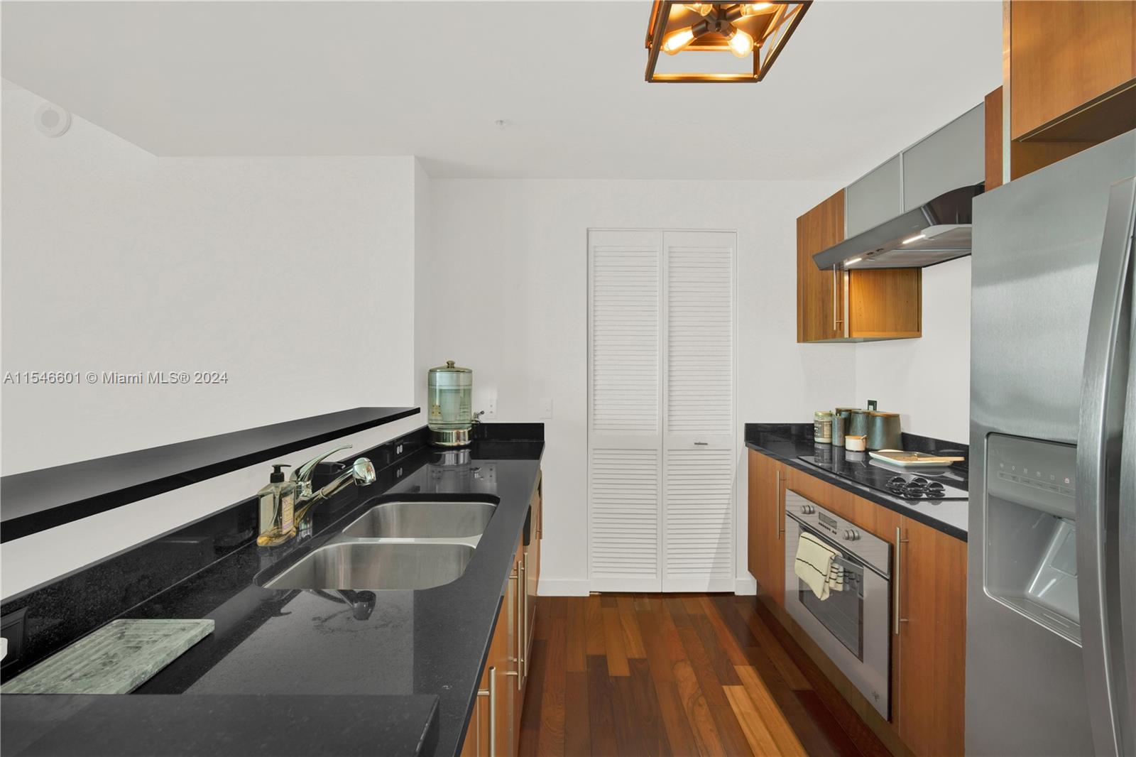 300 S Biscayne Blvd T-3406, Miami, Florida 33131, 2 Bedrooms Bedrooms, ,2 BathroomsBathrooms,Residentiallease,For Rent,300 S Biscayne Blvd T-3406,A11546601