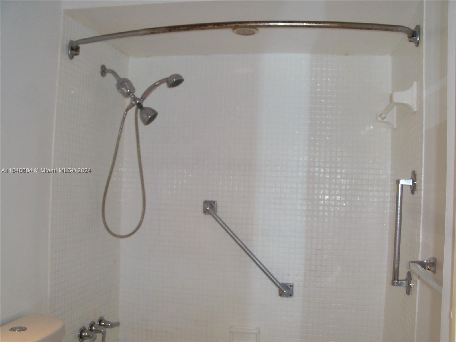 720 Orton Ave 502, Fort Lauderdale, Florida 33304, 1 Bedroom Bedrooms, ,1 BathroomBathrooms,Residentiallease,For Rent,720 Orton Ave 502,A11546604