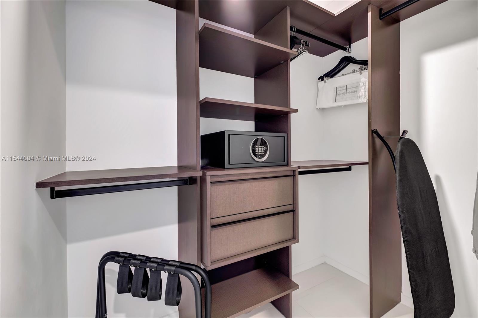 398 NE 5 1407, Miami, Florida 33132, ,1 BathroomBathrooms,Residentiallease,For Rent,398 NE 5 1407,A11544004