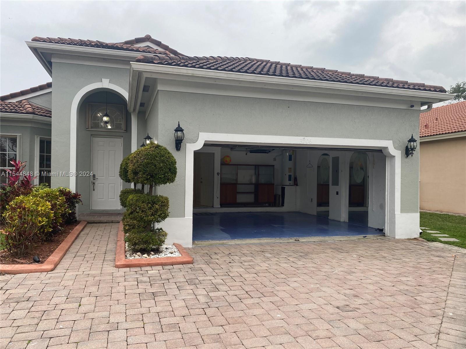 3706 NE 15th St, Homestead, Florida 33033, 3 Bedrooms Bedrooms, ,2 BathroomsBathrooms,Residential,For Sale,3706 NE 15th St,A11544848