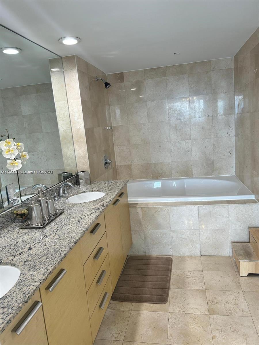 1800 S Ocean Dr 2808, Hallandale Beach, Florida 33009, 3 Bedrooms Bedrooms, ,3 BathroomsBathrooms,Residentiallease,For Rent,1800 S Ocean Dr 2808,A11546643