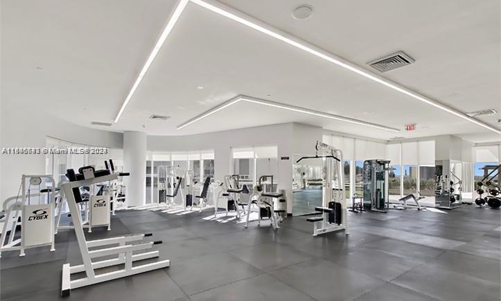 1800 S Ocean Dr 2808, Hallandale Beach, Florida 33009, 3 Bedrooms Bedrooms, ,3 BathroomsBathrooms,Residentiallease,For Rent,1800 S Ocean Dr 2808,A11546643