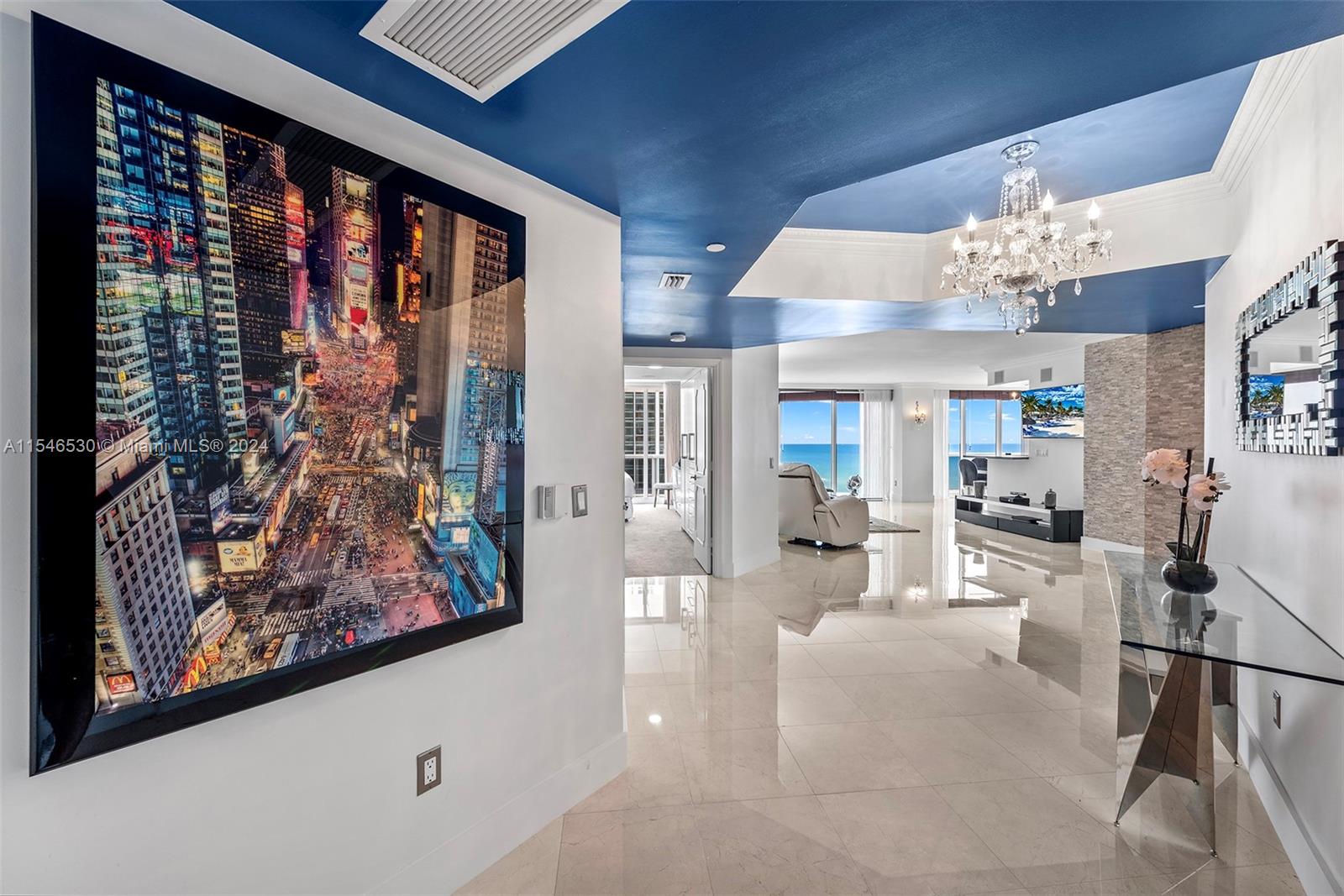 Lowest priced 3-bedroom corner unit in the Blue and Green Diamond! This unit has fantastic views of the ocean and located in one of Miami's best locations. Beautiful bright space with a spacious open kitchen, marble flooring, floor to ceiling windows and access to superb amenities. Don't miss this opportunity. GREAT VALUE.