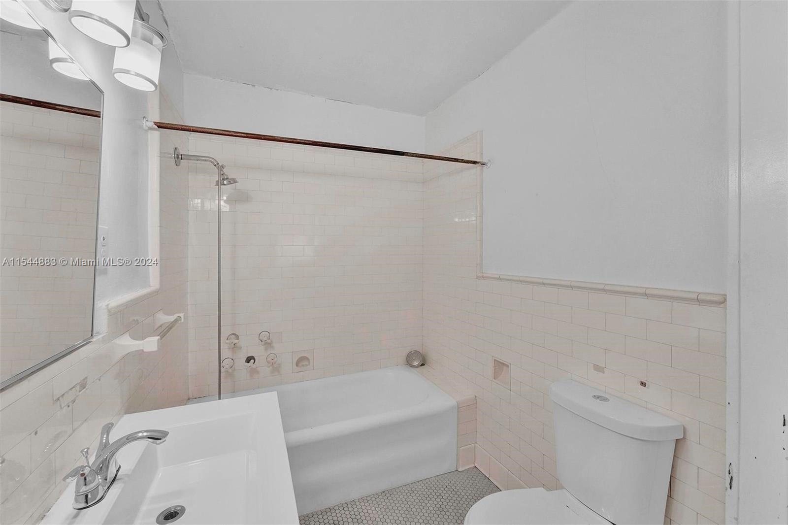 405 SW 11th Ave, Miami, Florida 33130, 6 Bedrooms Bedrooms, ,4 BathroomsBathrooms,Residential,For Sale,405 SW 11th Ave,A11544883