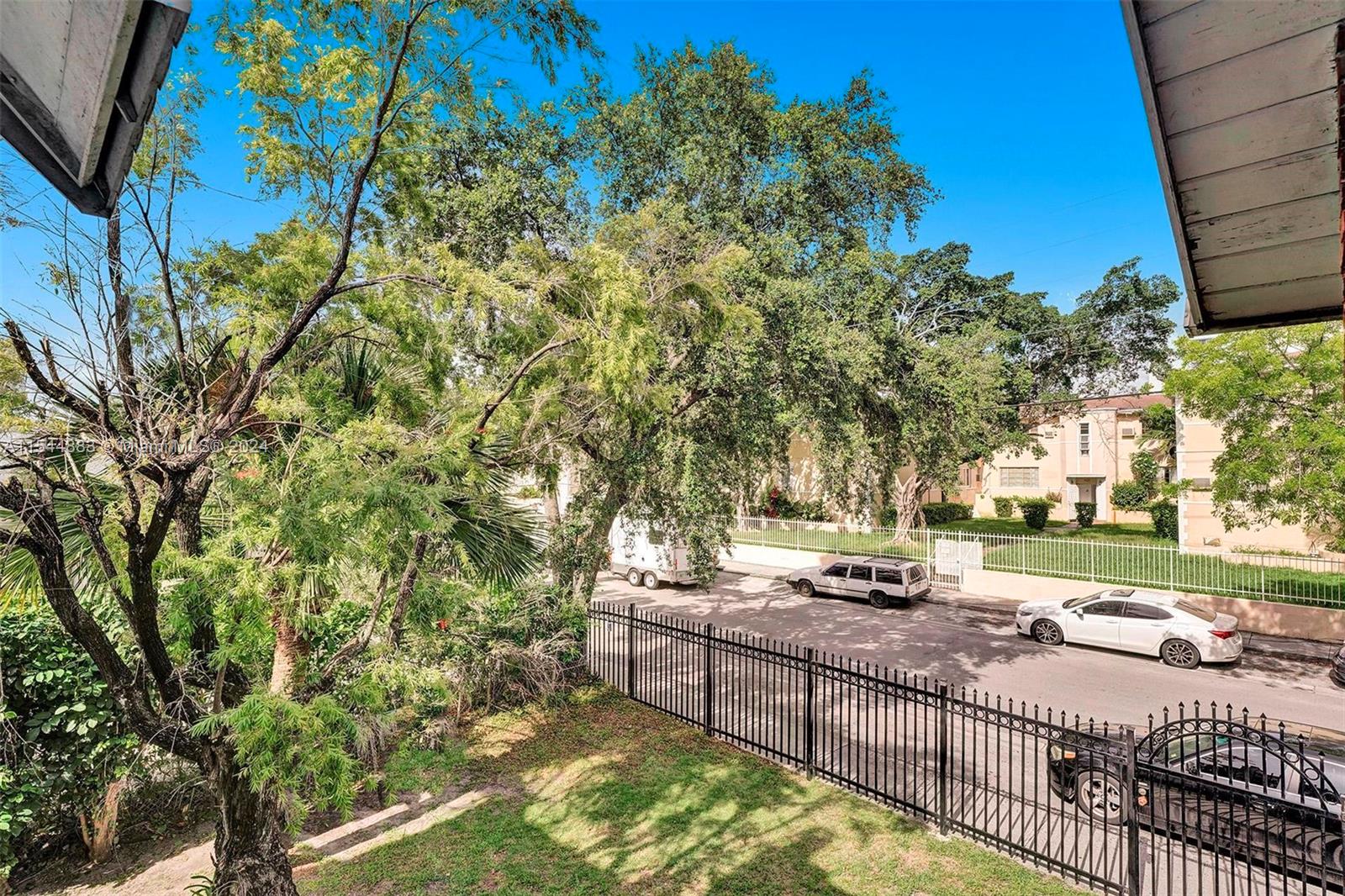 405 SW 11th Ave, Miami, Florida 33130, 6 Bedrooms Bedrooms, ,4 BathroomsBathrooms,Residential,For Sale,405 SW 11th Ave,A11544883