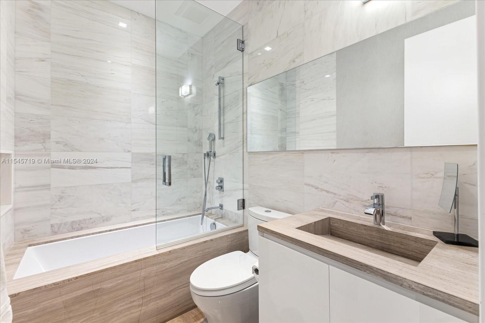 401 E Rivo Alto Dr, Miami Beach, Florida 33139, 8 Bedrooms Bedrooms, ,7 BathroomsBathrooms,Residentiallease,For Rent,401 E Rivo Alto Dr,A11545719