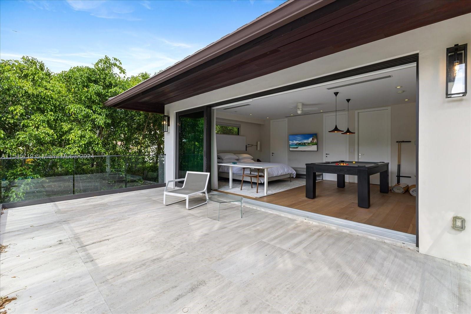 401 E Rivo Alto Dr, Miami Beach, Florida 33139, 8 Bedrooms Bedrooms, ,7 BathroomsBathrooms,Residentiallease,For Rent,401 E Rivo Alto Dr,A11545719
