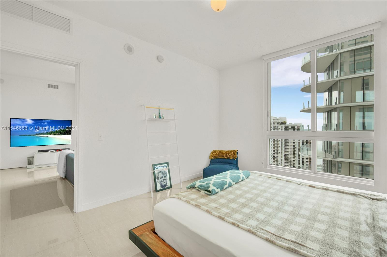 300 S Biscayne Blvd T-3406, Miami, Florida 33131, 2 Bedrooms Bedrooms, ,2 BathroomsBathrooms,Residential,For Sale,300 S Biscayne Blvd T-3406,A11546686